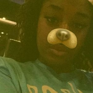 Meet your Posher, Demi